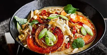 Satay chicken noodle soup with squash
