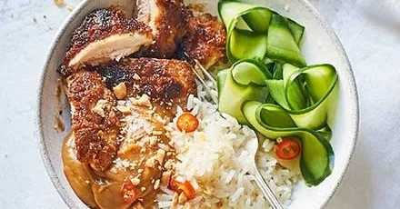 Курячі рисові боули з арахісовим соусом