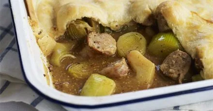 Sausage, apple & leek pie