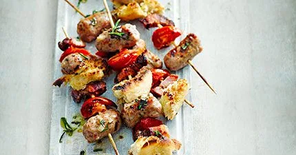 Шашлики з ковбасою та панчетто