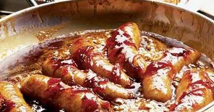 Sausages with quick onion gravy & sweet potato chips