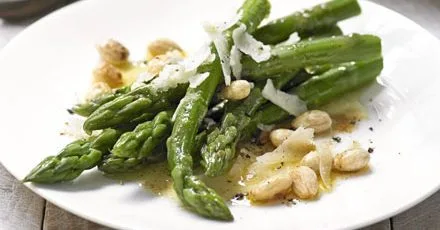 Sautéed asparagus, toasted almonds & manchego cheese