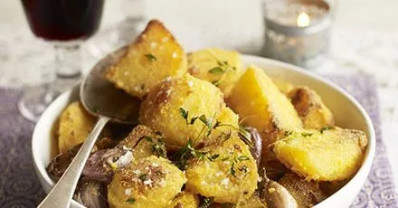 Semolina roast potatoes with garlic & thyme