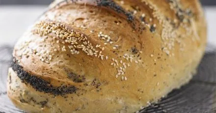 Хліб з кунжутом, соняшником та маком