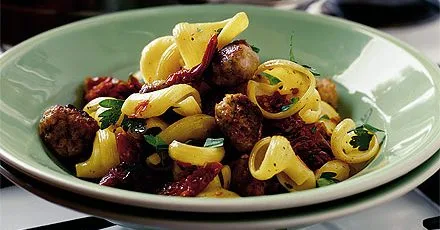 Sizzled sausage pasta