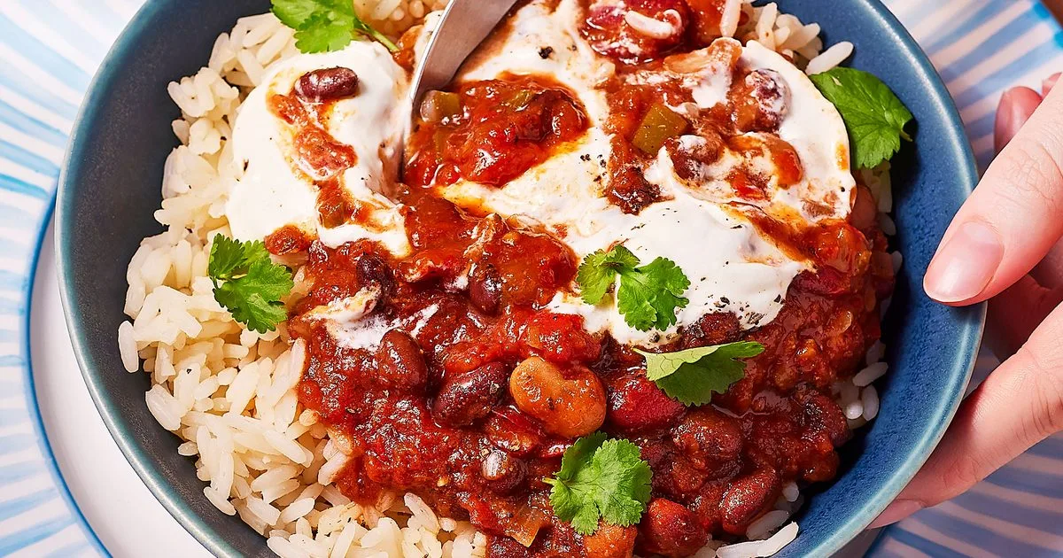 Slow cooker bean chilli