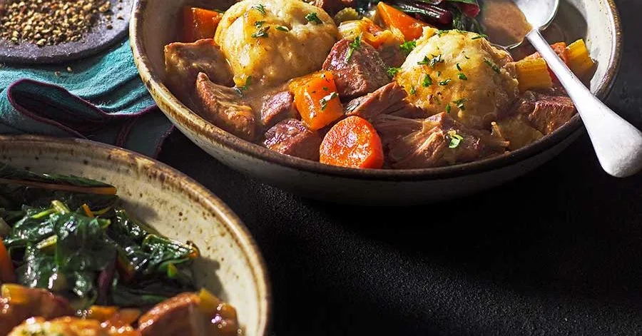 Slow cooker beef stew with dumplings