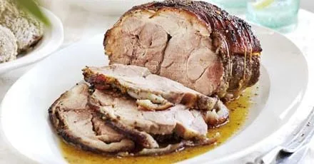 Slow-roast pork with apples & peppers