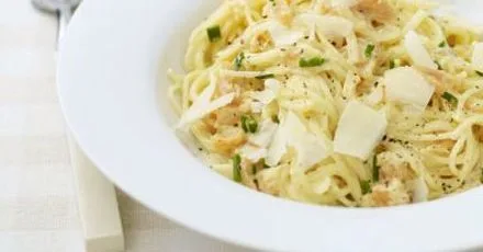 Smoked salmon carbonara