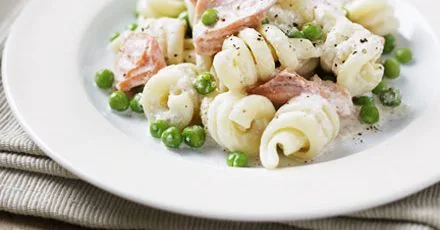 Smoked trout & pea pasta