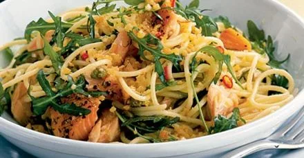 Spaghetti with hot-smoked salmon, rocket & capers