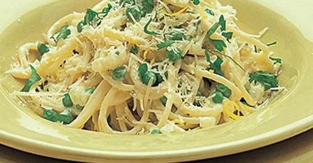 Spaghetti with lemon, Parmesan & peas