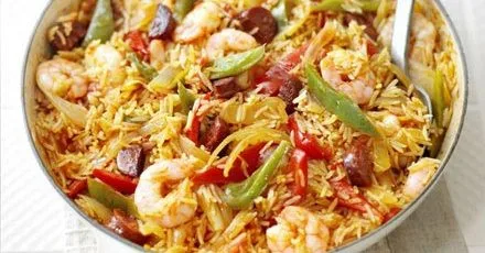 Spanish rice & prawn one-pot
