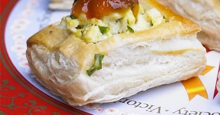Spiced egg & coriander mayonnaise vol-au-vent filling