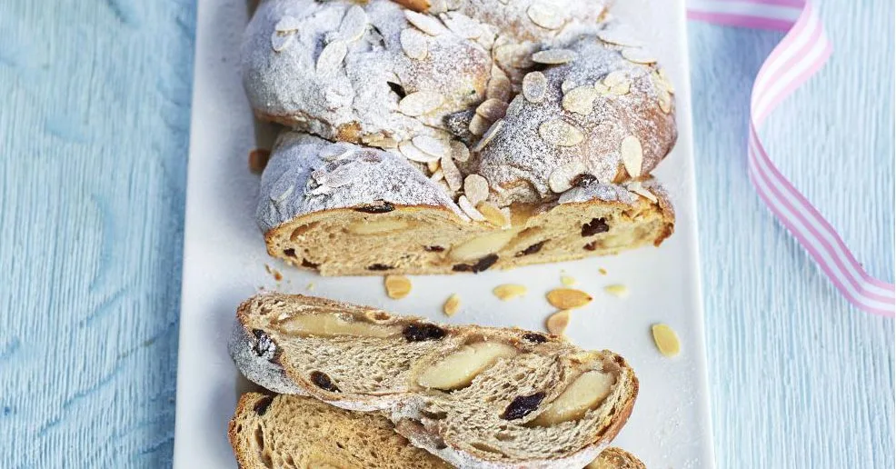 Spiced stollen plait