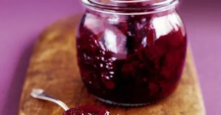 Spicy blackberry chutney