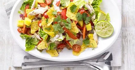 Spicy chicken, mango & jalapeño salad