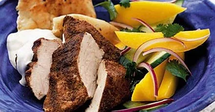 Spicy chicken with mango salad