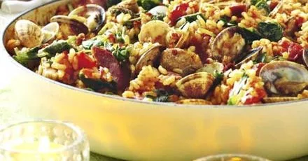 Spicy clam & pork paella