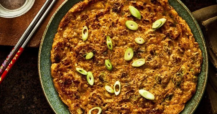 Kimchi pancake (kimchi jeon)