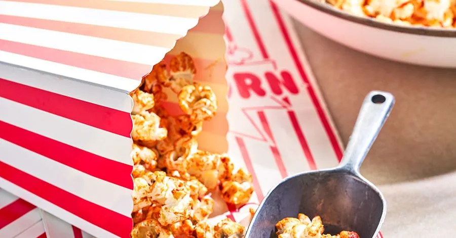 Spicy microwave popcorn