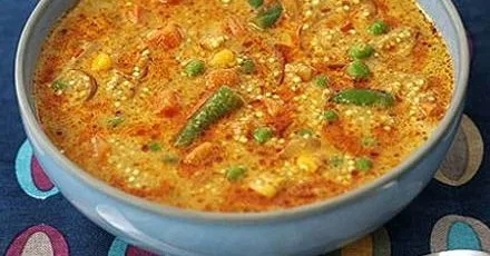 Spicy vegetable & quinoa one-pot