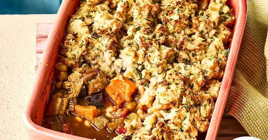 Spicy veggie pies with peanut butter mash