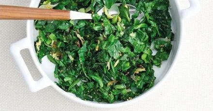 Spring cabbage with mustard seeds