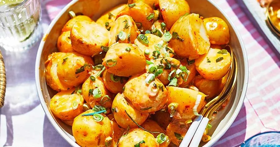 Салат з картоплею, сіррача та лаймом