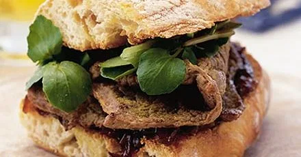 Steak & caramelised onion sandwich