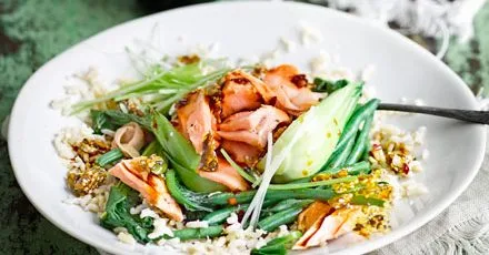 Steamed salmon & veg rice bowl