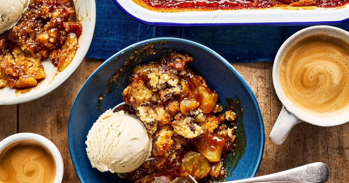 Sticky toffee apple pudding
