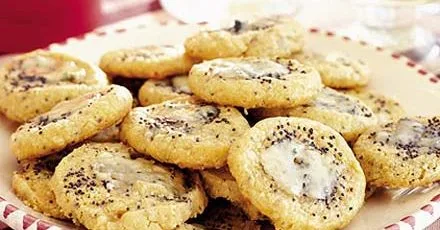 Stilton & poppy seed sablés