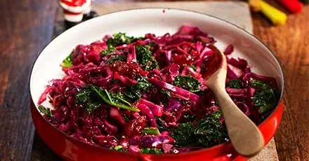 Stir-fried festive cabbage