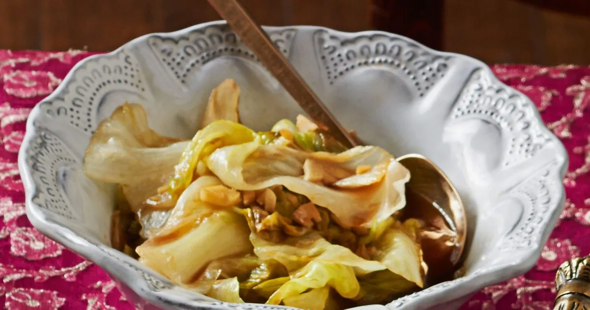 Stir-fried lettuce