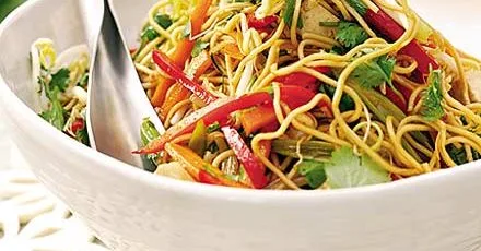 Stir-fry noodle salad