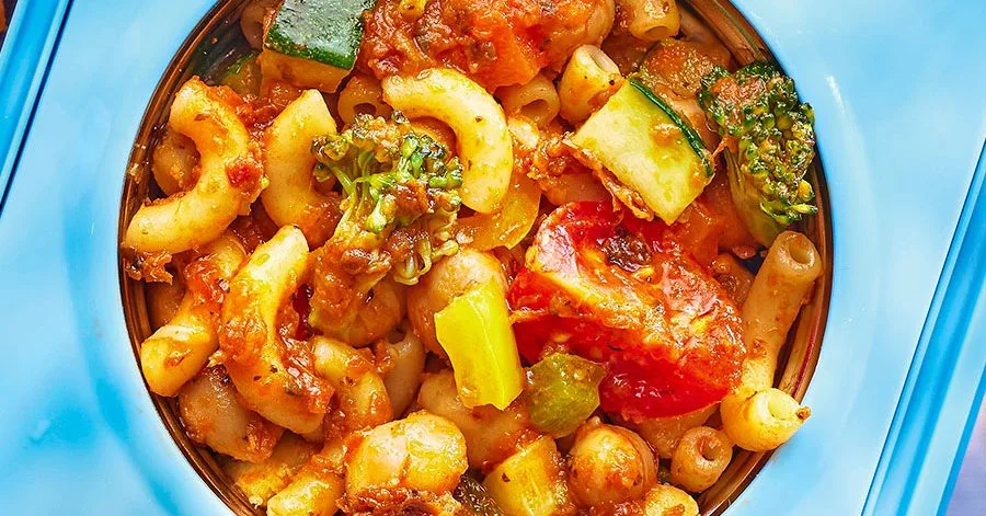 Storecupboard saucy pasta & chickpeas