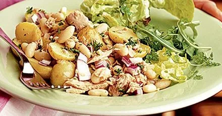 Storecupboard tuna bean salad