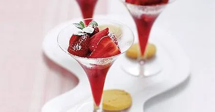 Strawberries in rosé wine