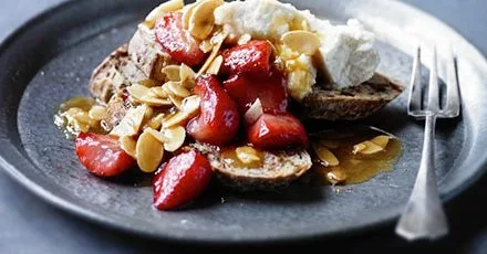 Strawberry brunch bruschettas