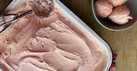 Strawberry ice cream
