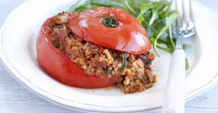 Фаршировані томати з ягнятиною, кропом та рисом