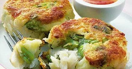Summer fish cakes with chilli cream