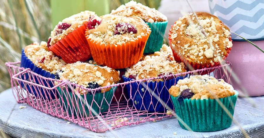 Summer fruit crumble muffins