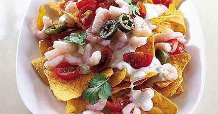 Summer nachos with prawns