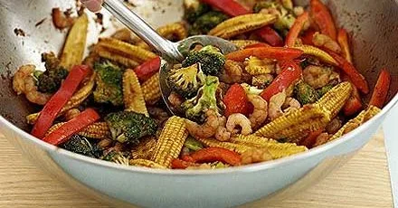 Sweet chilli prawn stir-fry