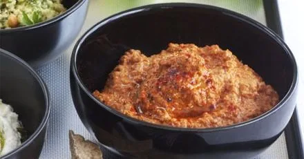Tangy roast pepper & walnut dip