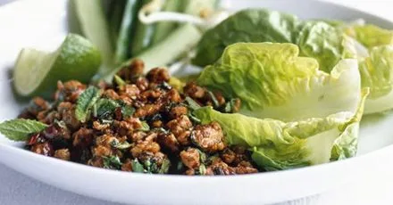 Thai minced chicken salad