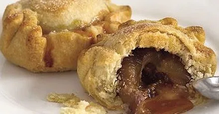 Toffee fig pies