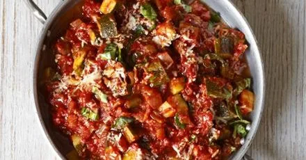 Томатне рагу з кабачками